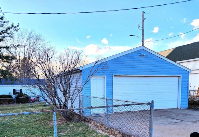 100 W Short St, Solon, IA 52333 - view of detached garage