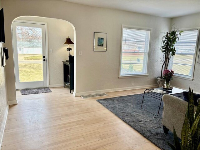 1047 27th St NE, Cedar Rapids, IA 52402 - photo 3