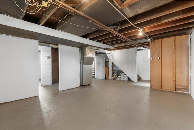 210 16th St SE, Cedar Rapids, IA 52403 - unfinished basement featuring stairway