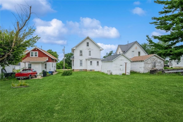 1022 19th St SE, Cedar Rapids, IA 52403 - back of property with a lawn