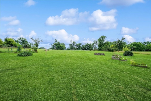 1022 19th St SE, Cedar Rapids, IA 52403 - view of yard with a rural view