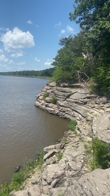 2119 Lakeview Ridge Dr NE, Solon, IA 52333 - water view