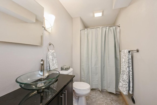 2654 Mulberry Ct, Marion, IA 52302 - full bath with vanity and a shower with curtain
