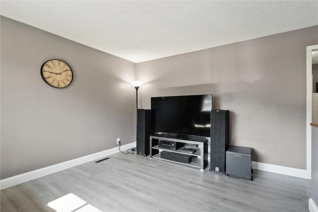 3140 Stratford Ln SW, Cedar Rapids, IA 52404 - living area with wood finished floors