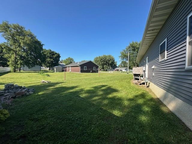 832 E Main St, Central City, IA 52214 - view of grassy yard