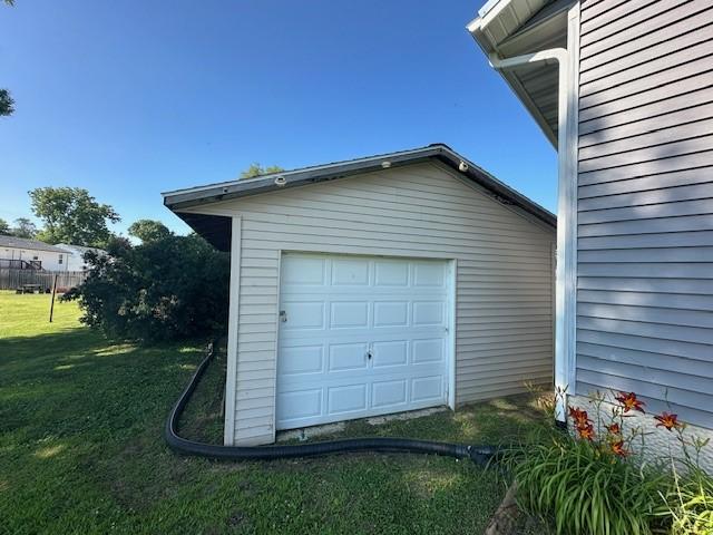 832 E Main St, Central City, IA 52214 - view of detached garage
