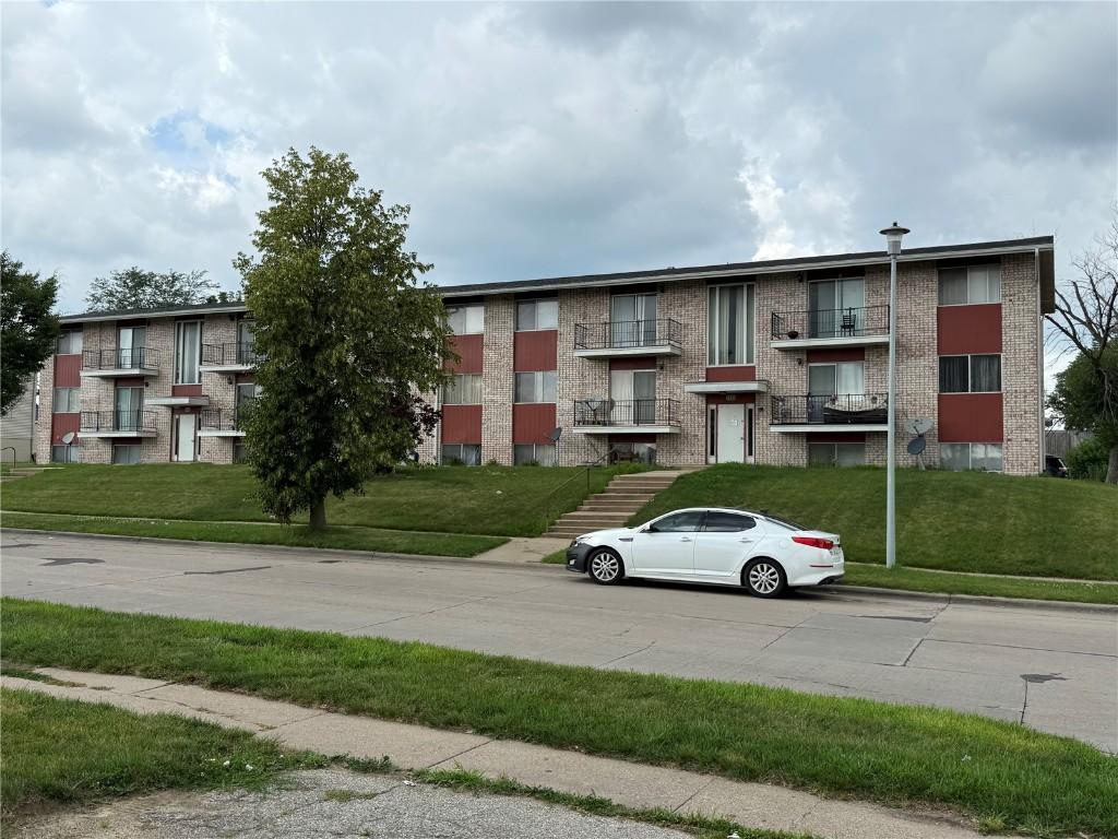 3710AND3720 12th Ave SW, Cedar Rapids, IA 52404 - view of apartment building / complex