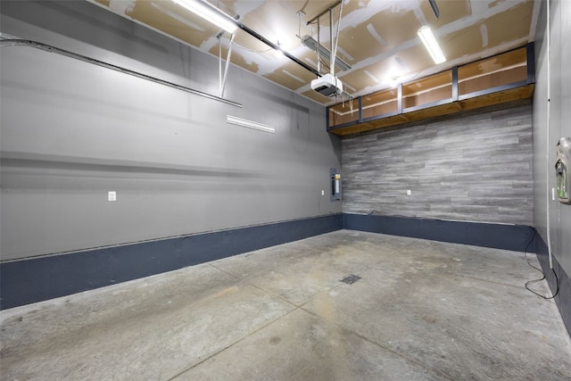 4310 Carpenter Rd NE, Cedar Rapids, IA 52411 - garage with a garage door opener