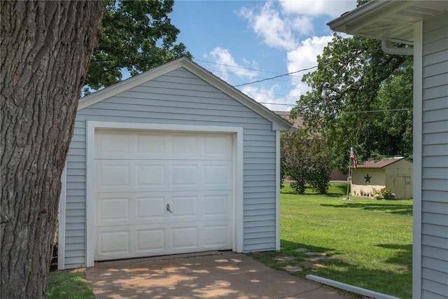 446 19th NW, Cedar Rapids, IA 52405 - detached garage with concrete driveway
