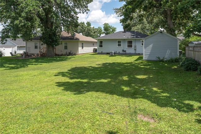 446 19th NW, Cedar Rapids, IA 52405 - view of grassy yard featuring entry steps