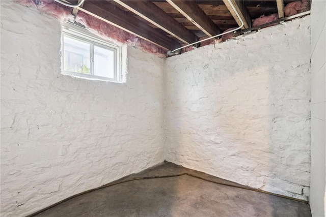 395 18th St SE, Cedar Rapids, IA 52403 - view of below grade area