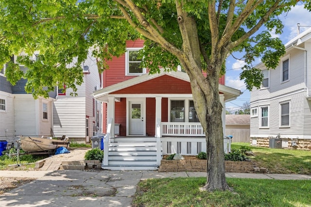 351 19th St SE, Cedar Rapids, IA 52403 - view of front of home with covered porch