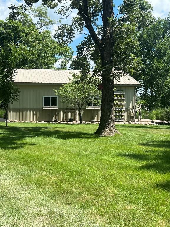 101 Canyon Rd, Montezuma, IA 50171 - view of green lawn