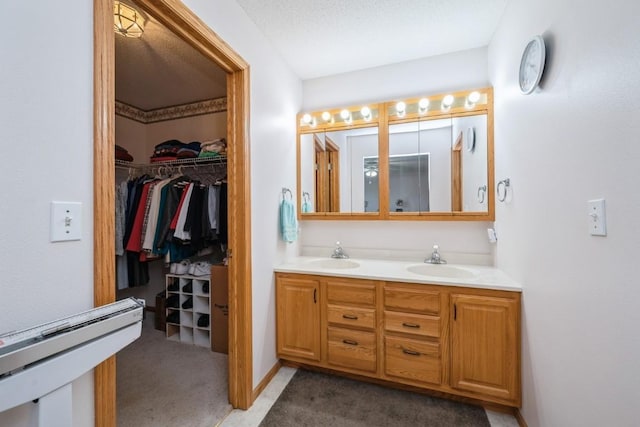 1827 Hamer Dr NW, Cedar Rapids, IA 52405 - full bath with double vanity and a spacious closet