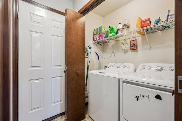 2908 Riviera St SW Unit B, Cedar Rapids, IA 52404 - washroom featuring separate washer and dryer