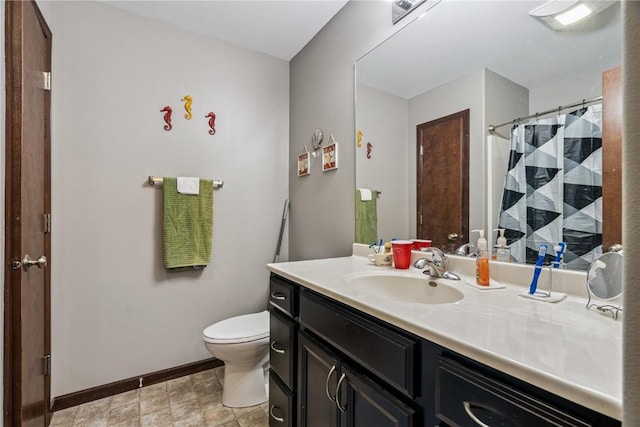 2908 Riviera St SW Unit B, Cedar Rapids, IA 52404 - full bath featuring vanity and a shower with shower curtain