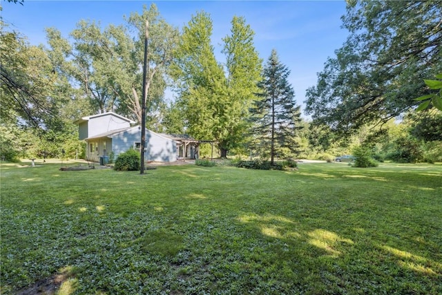10205 Feather Ridge Rd, Toddville, IA 52341 - view of green lawn
