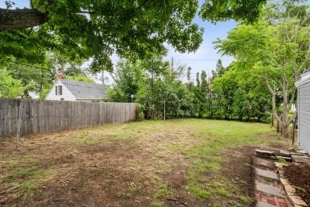 3107 E Ave NE, Cedar Rapids, IA 52402 - view of yard