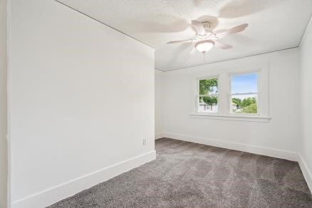 3107 E Ave NE, Cedar Rapids, IA 52402 - carpeted empty room featuring baseboards