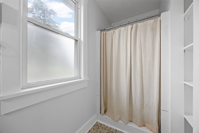 899 Jackson Ave, Mechanicsville, IA 52306 - full bathroom with plenty of natural light