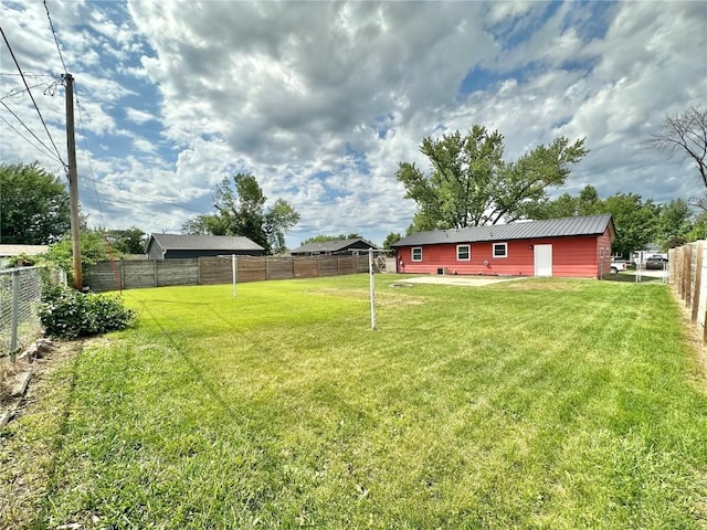 1125 W 10th Ave, Marion, IA 52302 - view of fenced backyard