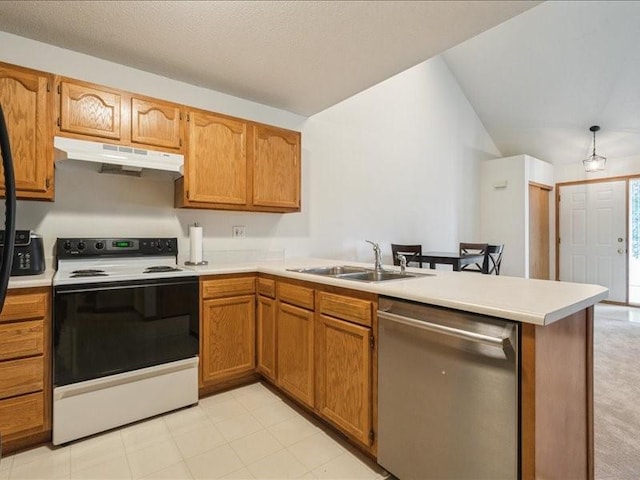 935 74th St NE Unit 5, Cedar Rapids, IA 52402 - kitchen with electric stove, stainless steel dishwasher, under cabinet range hood, a peninsula, and light countertops
