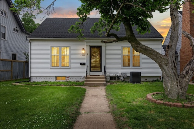 2518 1st Ave NE, Cedar Rapids, IA 52402 - cape cod home with a shingled roof and entry steps