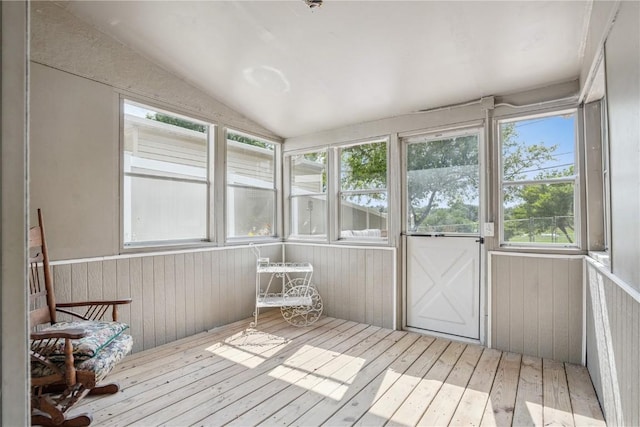 918 29th St NW, Cedar Rapids, IA 52405 - unfurnished sunroom with vaulted ceiling
