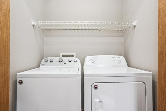 780 Magnolia Ln Unit 4, Marion, IA 52302 - laundry area with washing machine and clothes dryer