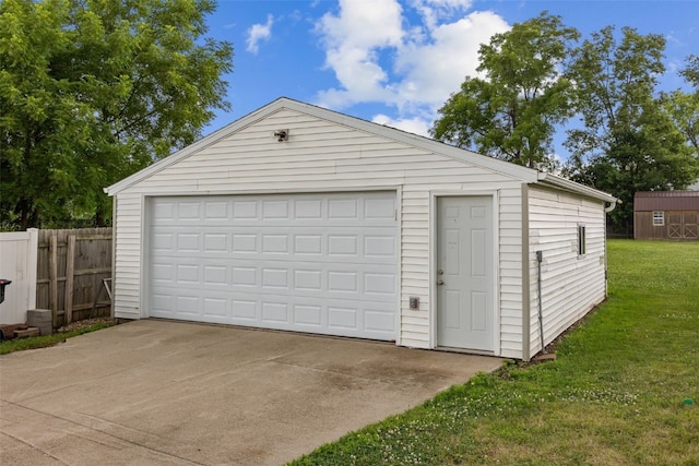 2816 Fruitland Blvd SW, Cedar Rapids, IA 52404 - view of detached garage
