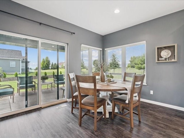 5112 Scenic View Ct SW, Cedar Rapids, IA 52404 - dining area with dark wood-style floors and recessed lighting