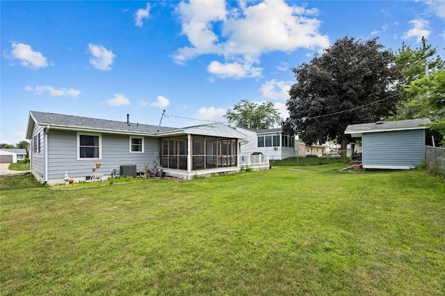 200 Drexel Dr SW, Cedar Rapids, IA 52404 - back of property with a sunroom