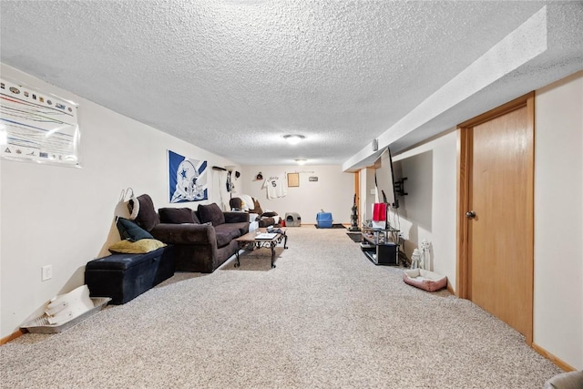 200 Drexel Dr SW, Cedar Rapids, IA 52404 - carpeted living room featuring a textured ceiling