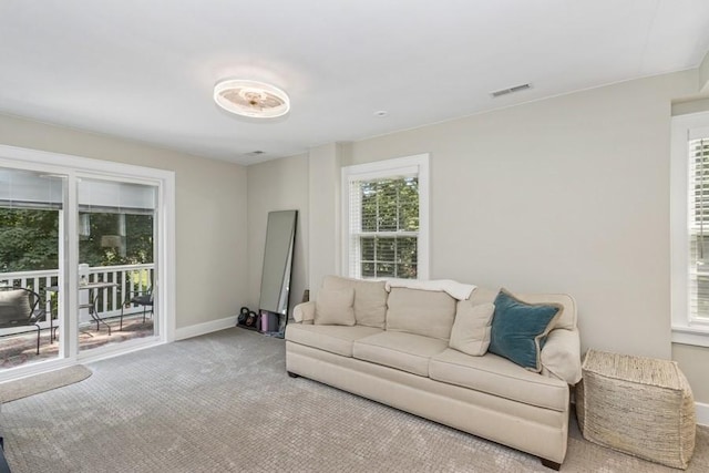 318 Ferson Ave, Iowa City, IA 52246 - carpeted living room with baseboards