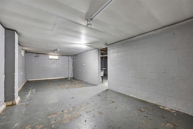 2539 Vernon Ct SE, Cedar Rapids, IA 52403 - unfinished below grade area featuring concrete block wall