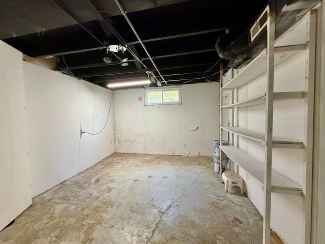 423 S 7th Ave, Iowa City, IA 52245 - view of below grade area