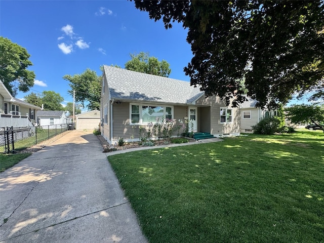 1175 28th St, Marion, IA 52302 - view of front of house featuring roof with shingles