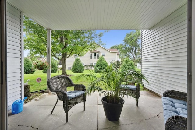 4555 Westchester Dr NE Unit B, Cedar Rapids, IA 52402 - view of patio / terrace