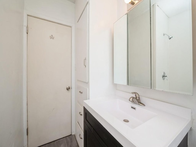 2408 J St SW, Cedar Rapids, IA 52404 - bathroom with vanity