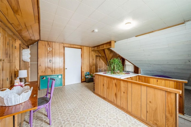2000 Hamilton St SW, Cedar Rapids, IA 52404 - bar featuring wooden walls