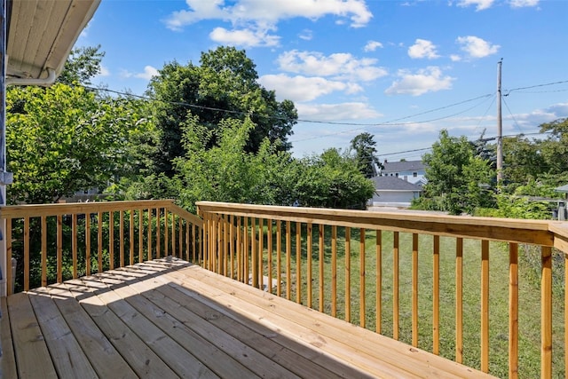 1818 Park Ave SE, Cedar Rapids, IA 52403 - wooden deck with a yard