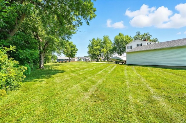 2153 Echo Hill Rd, Marion, IA 52302 - view of grassy yard