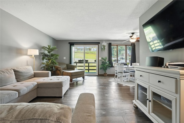 1704 Pikes Peak Ct NE, Cedar Rapids, IA 52402 - photo 2