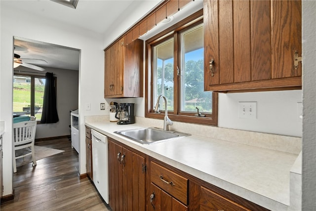1704 Pikes Peak Ct NE, Cedar Rapids, IA 52402 - photo 9