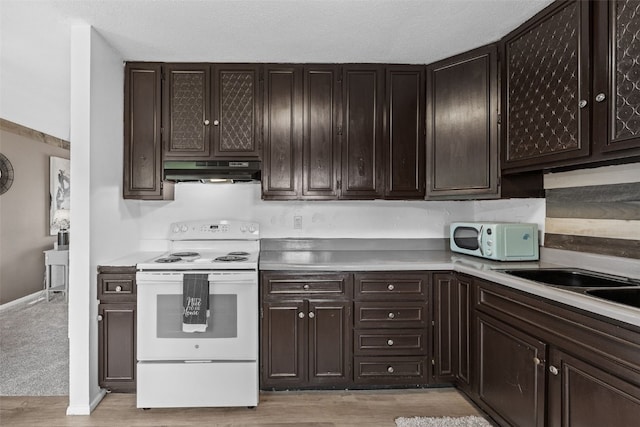 3232 Bramble Rd SW, Cedar Rapids, IA 52404 - photo 8
