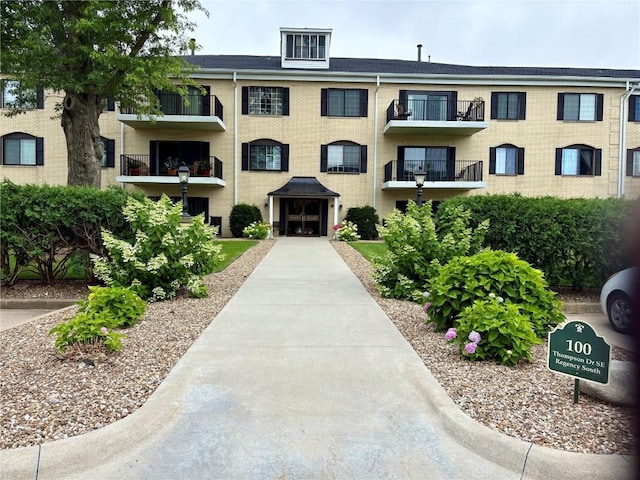 100 Thompson Dr SE Unit 308, Cedar Rapids, IA 52403 - photo 2