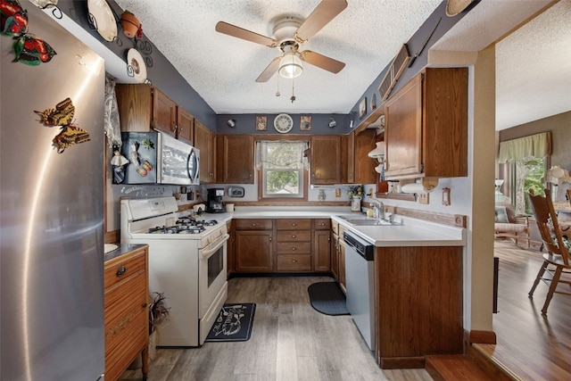 701 E 1st St, Anamosa, IA 52205 - photo 5