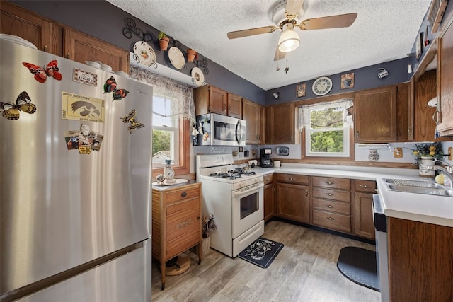 701 E 1st St, Anamosa, IA 52205 - photo 6