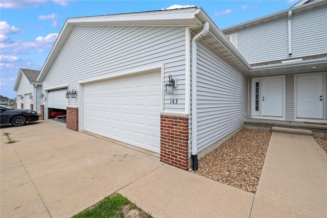 143 Woodstone Ln, Cedar Rapids, IA 52404 - photo 1