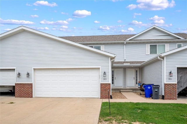 143 Woodstone Ln, Cedar Rapids, IA 52404 - photo 2